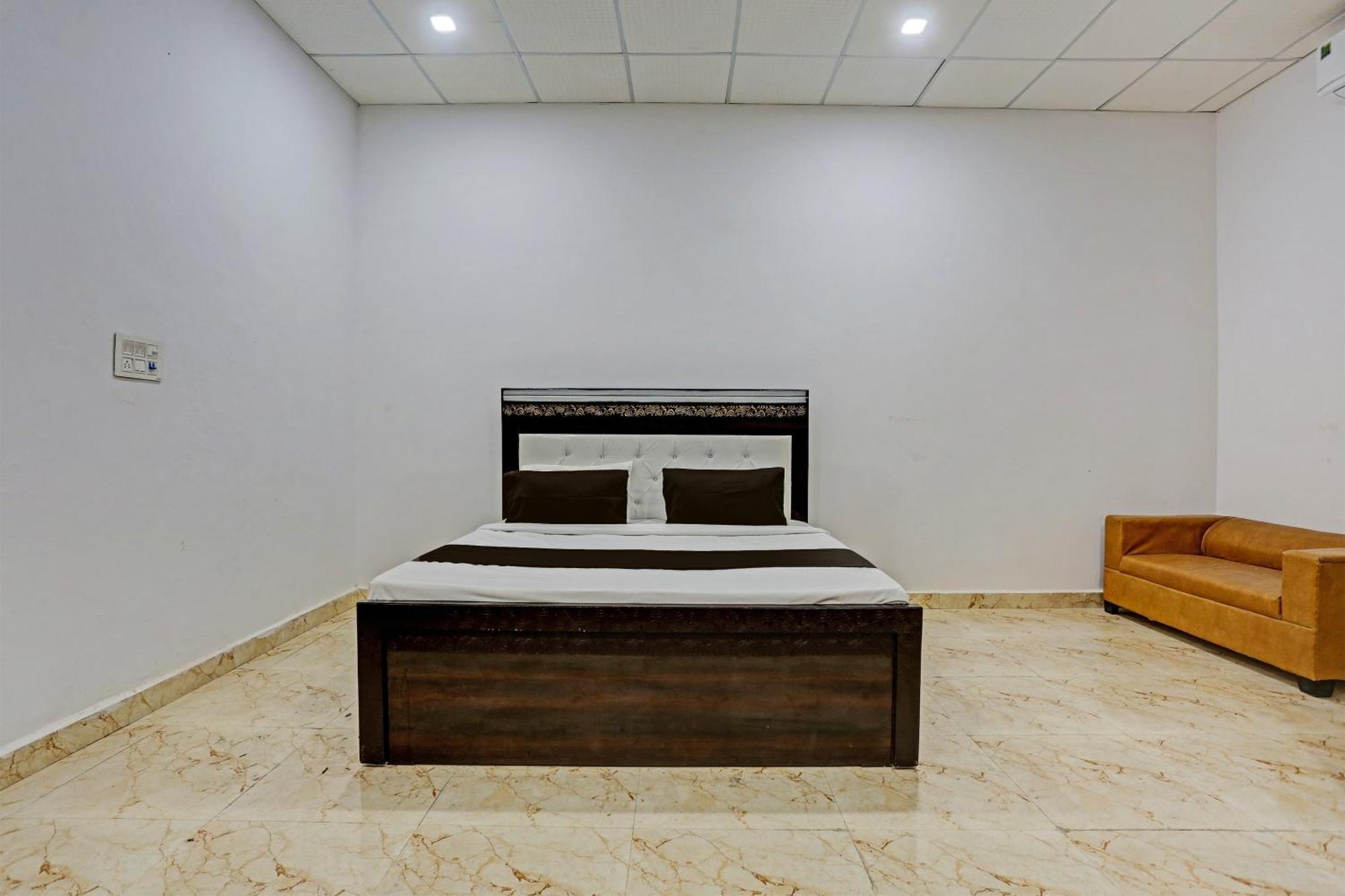 Hotel O Murliwala Wedding Palace And Resort Samalkha Exteriör bild