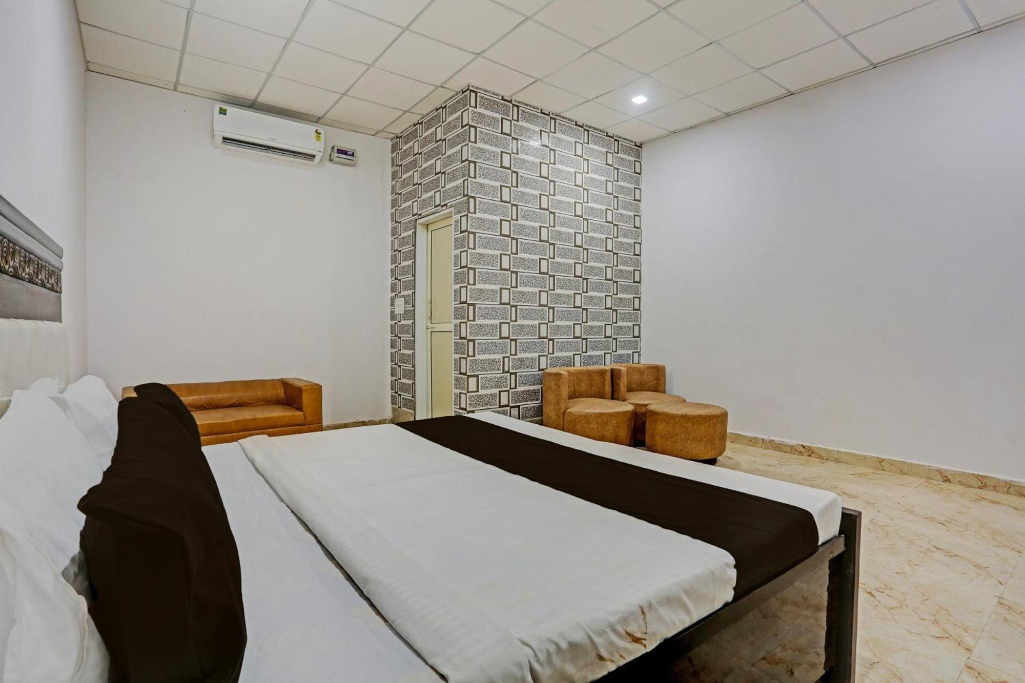 Hotel O Murliwala Wedding Palace And Resort Samalkha Exteriör bild