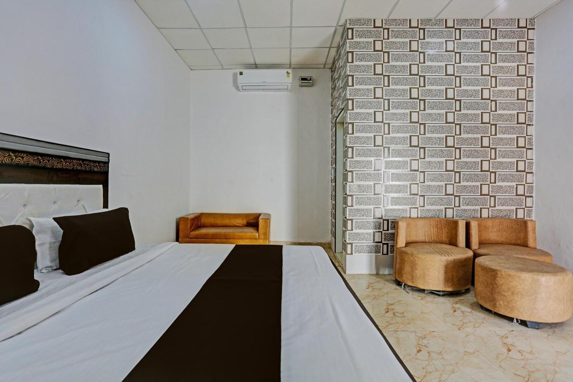 Hotel O Murliwala Wedding Palace And Resort Samalkha Exteriör bild